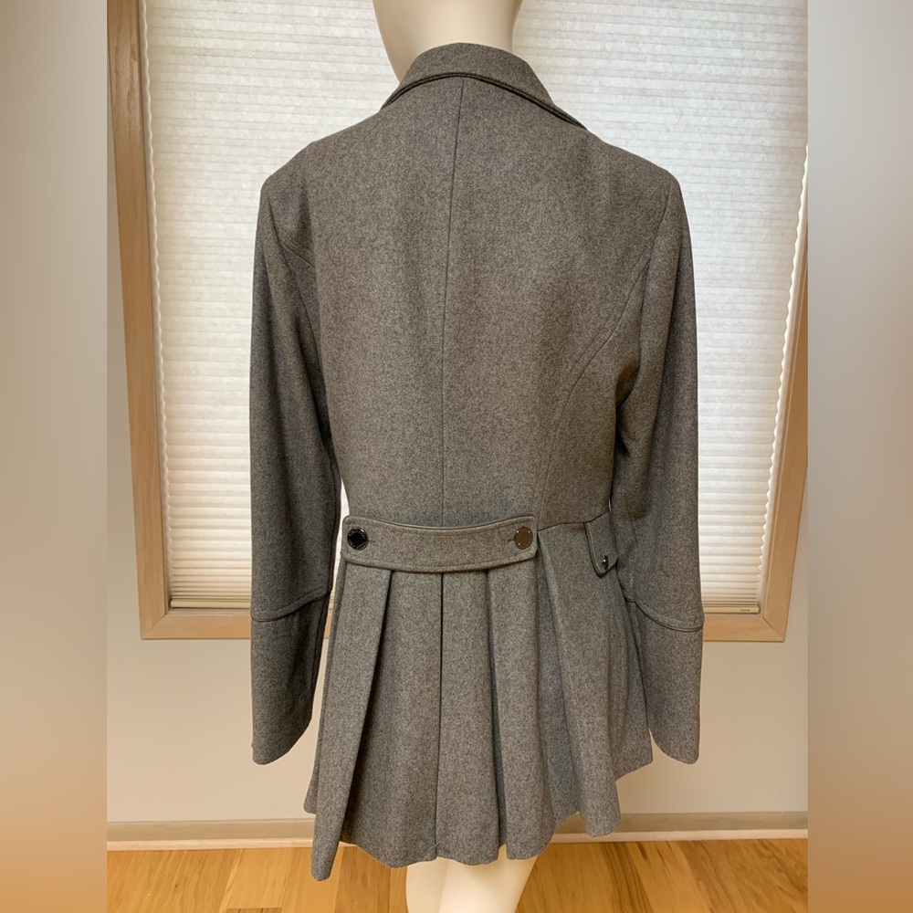 Calvin Klein Size 10 Double Breasted Skirted Coat. Grey. Like New. - Picture 3 of 8